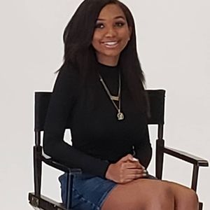 Meet your Posher, Derrick